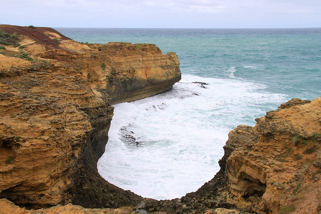 driving-the-great-ocean-road-in-australia-12