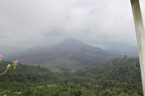 driving-around-the-north-east-coast-of-bali-back-to-sanur-5-min